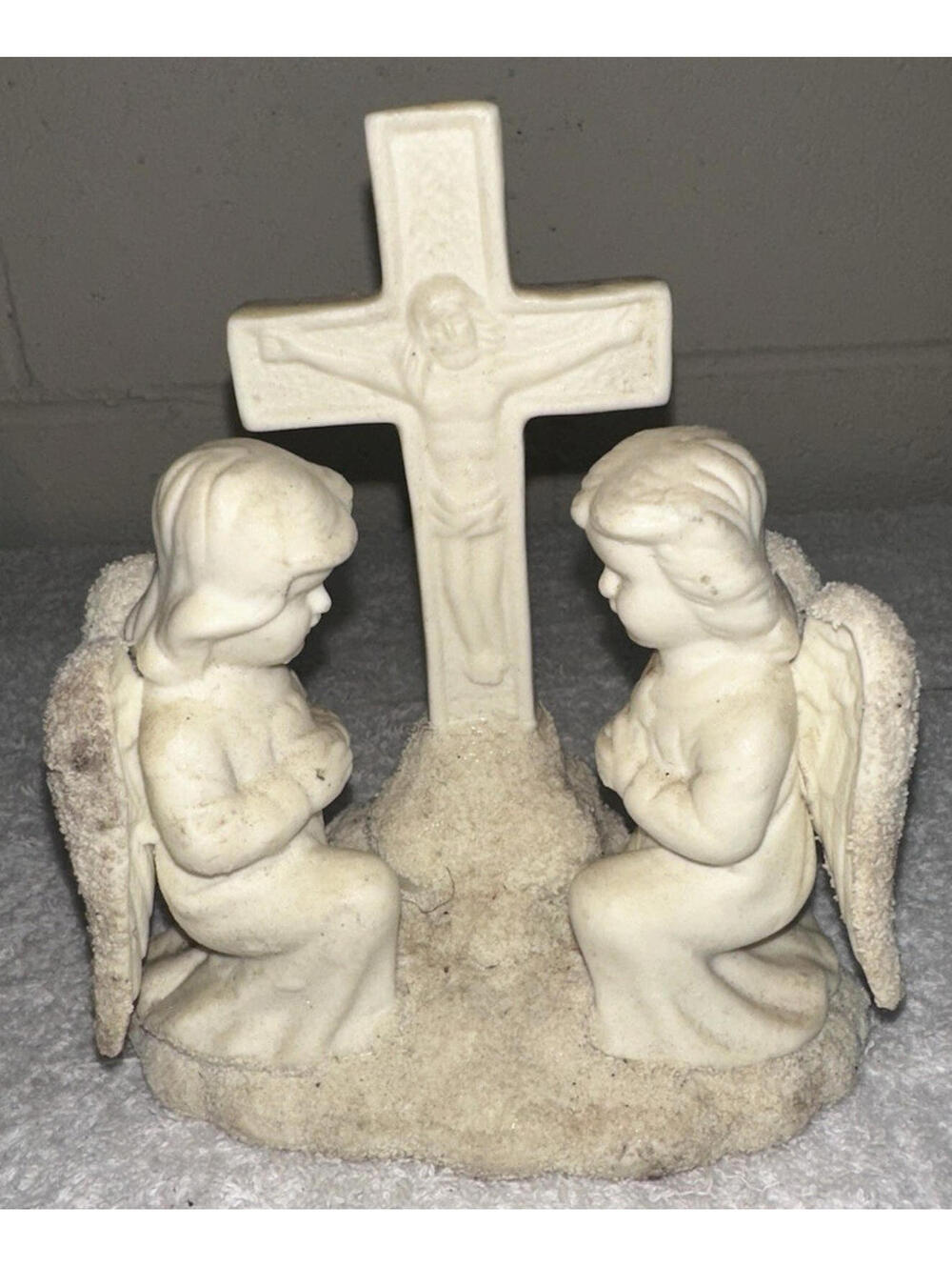 VTG Porcelain Angels Kneeling At Foot of Jesus on the Cross Figurine